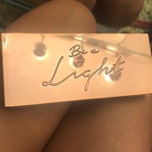 Be a light Becca pallete